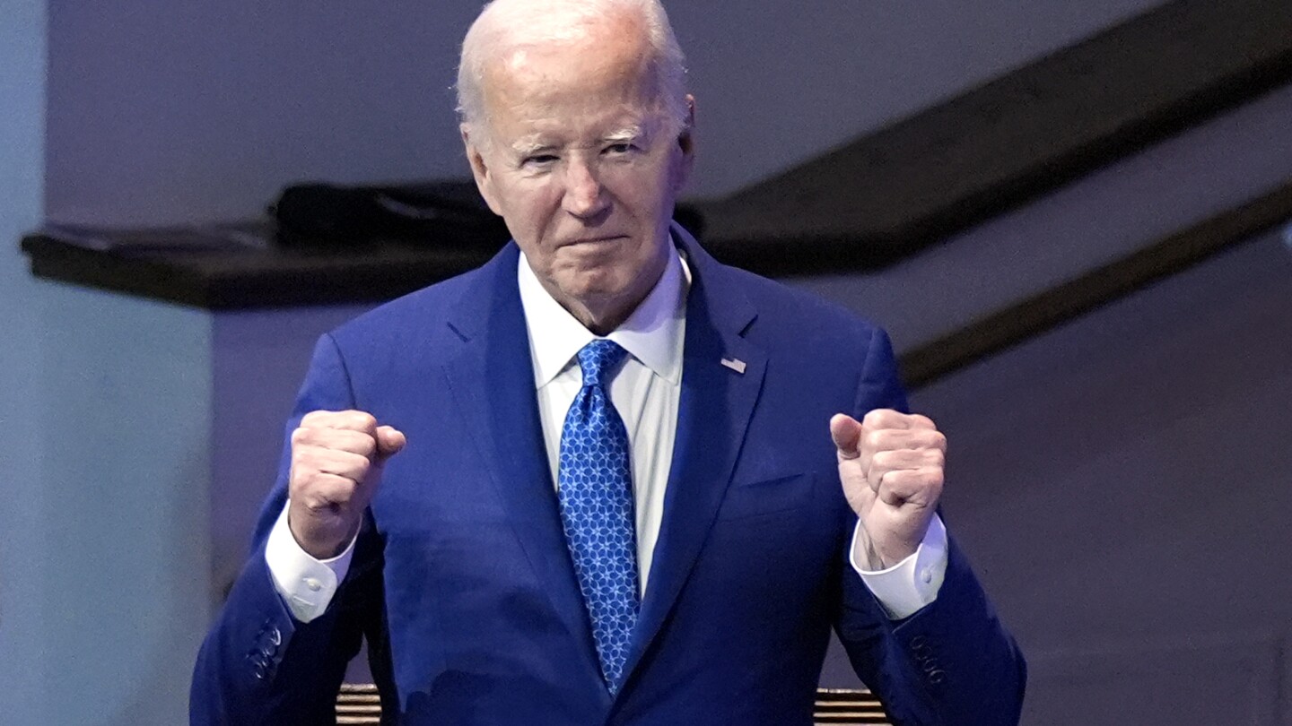 Biden se dirige a un servicio religioso de apoyo a los negros en medio de los llamados demócratas para que se haga a un lado