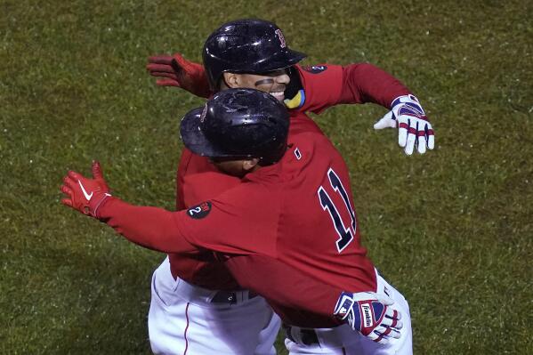 Rafael Devers and Mookie Betts homer to walk-off Twins on Make a GIF