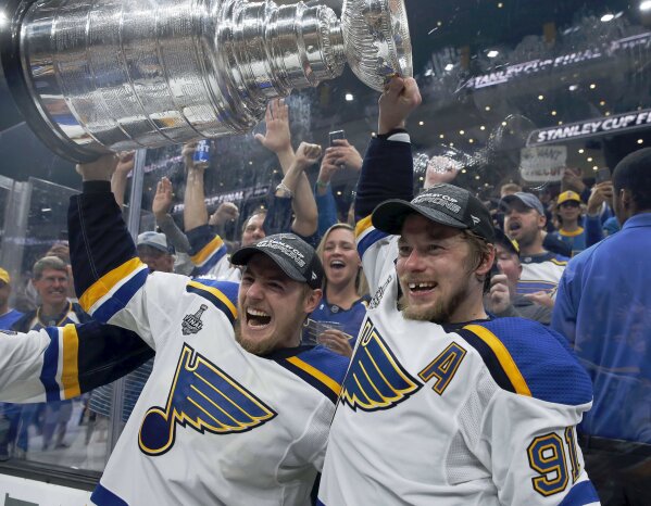 St. Louis Blues had fantastic reactions to seeing Stanley Cup rings for  first time