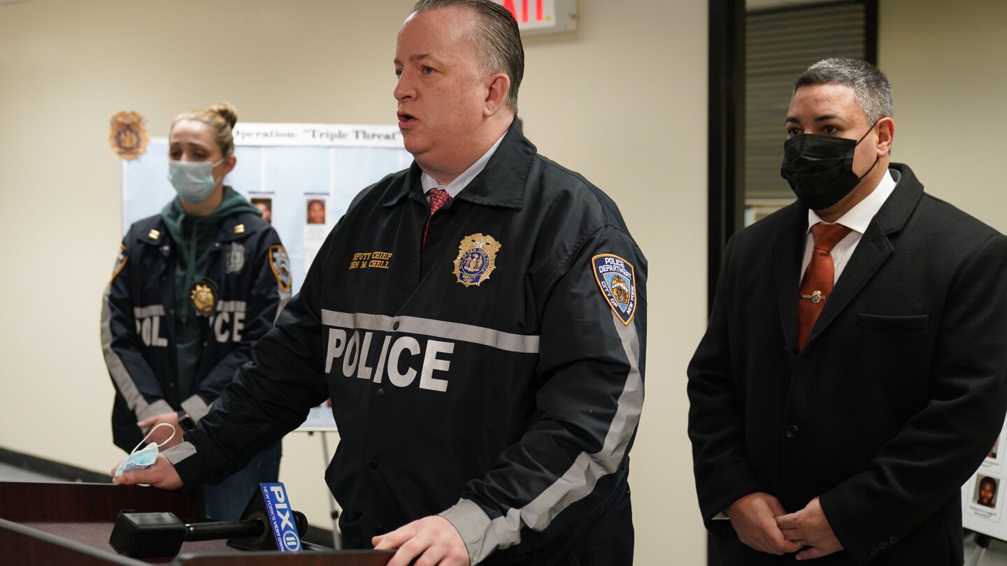 НЮ ЙОРК AP — Няколко шефове на полицията в Ню