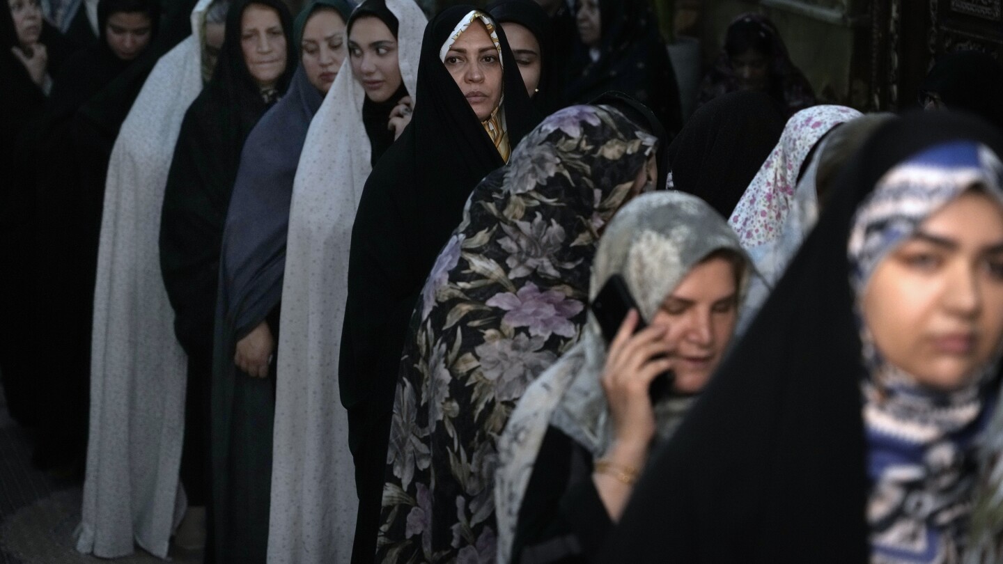 Tehran police close Turkish Airlines office after its employees defy Iran’s headscarf law