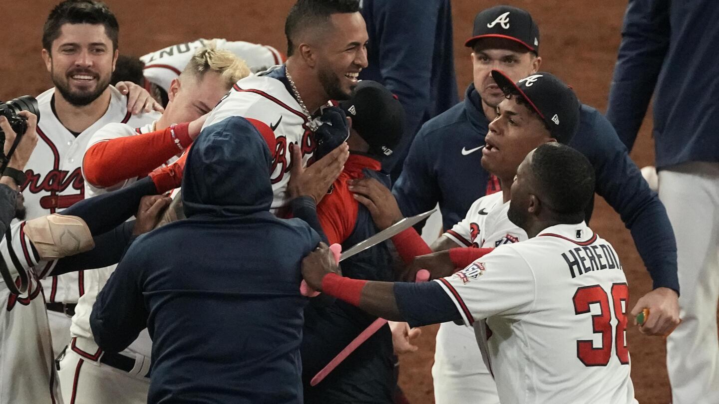 NASTY KENLEY!! Dodgers' Kenley Jansen carves up Braves to save NLCS Game 3  