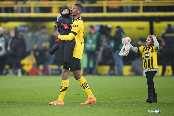 Bundesliga Roundup: Reyna scores winner for Dortmund as Haller returns