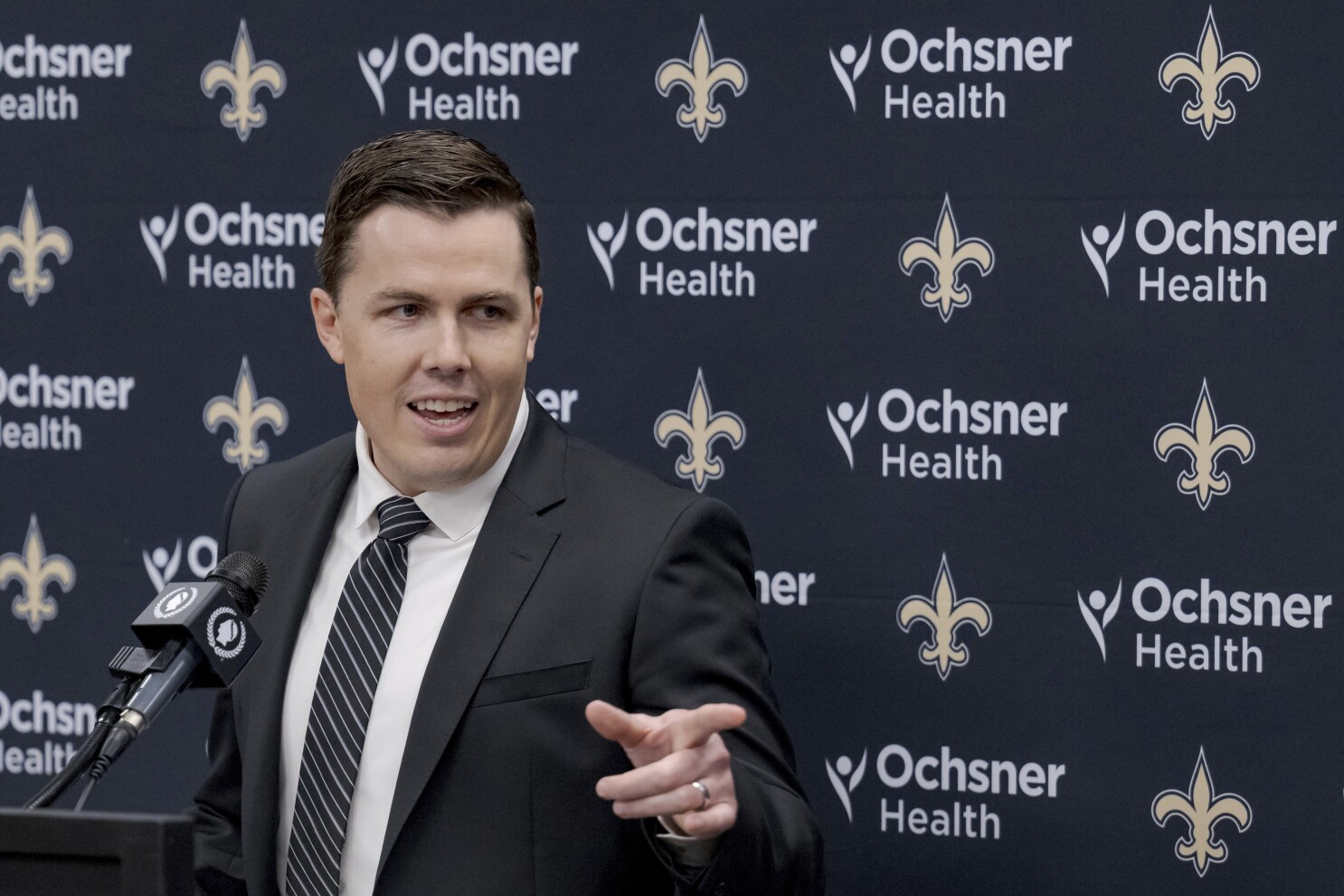 Denver Broncos hire former New Orleans Saints interim head coach Darren  Rizzi to run special teams | AP News