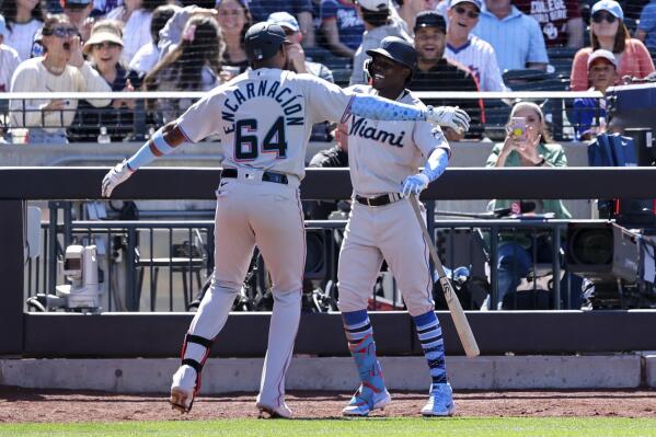 Miami Marlins: Jerar Encarnacion shines vs Mets in MLB debut