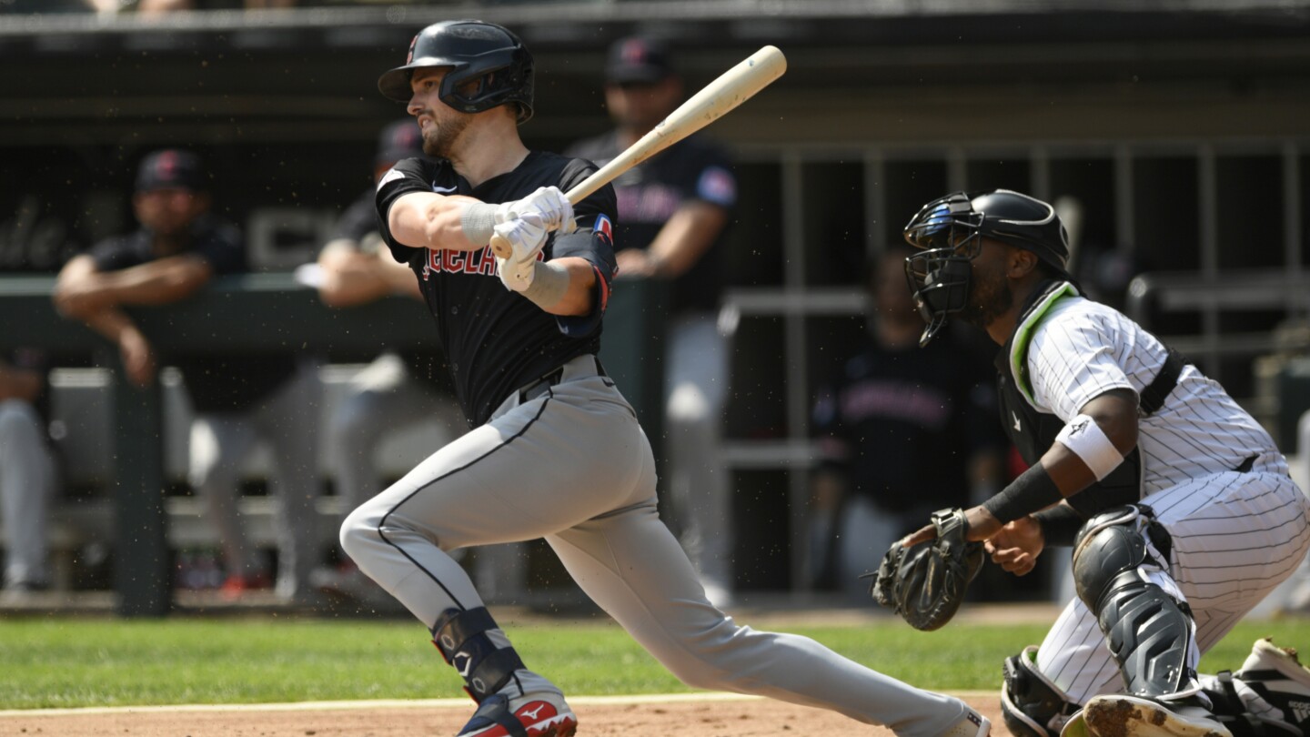 Лейн Томас има 4 RBI, които да водят пазители над White Sox 6-4 