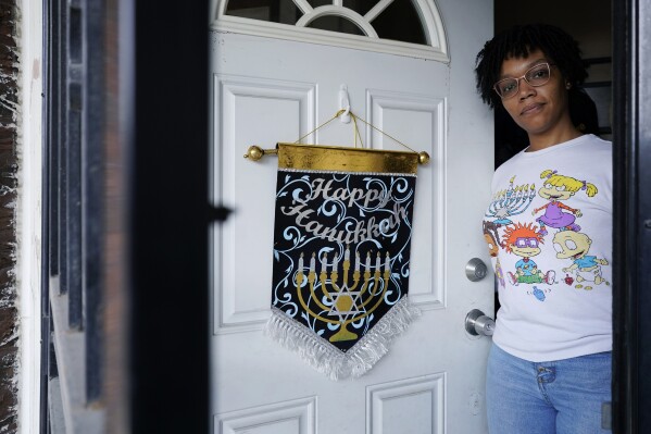 Cydney Wallace poses for a photo in Chicago, Tuesday, Nov. 28, 2023.  (AP Photo/Nam Y. Huh, File)