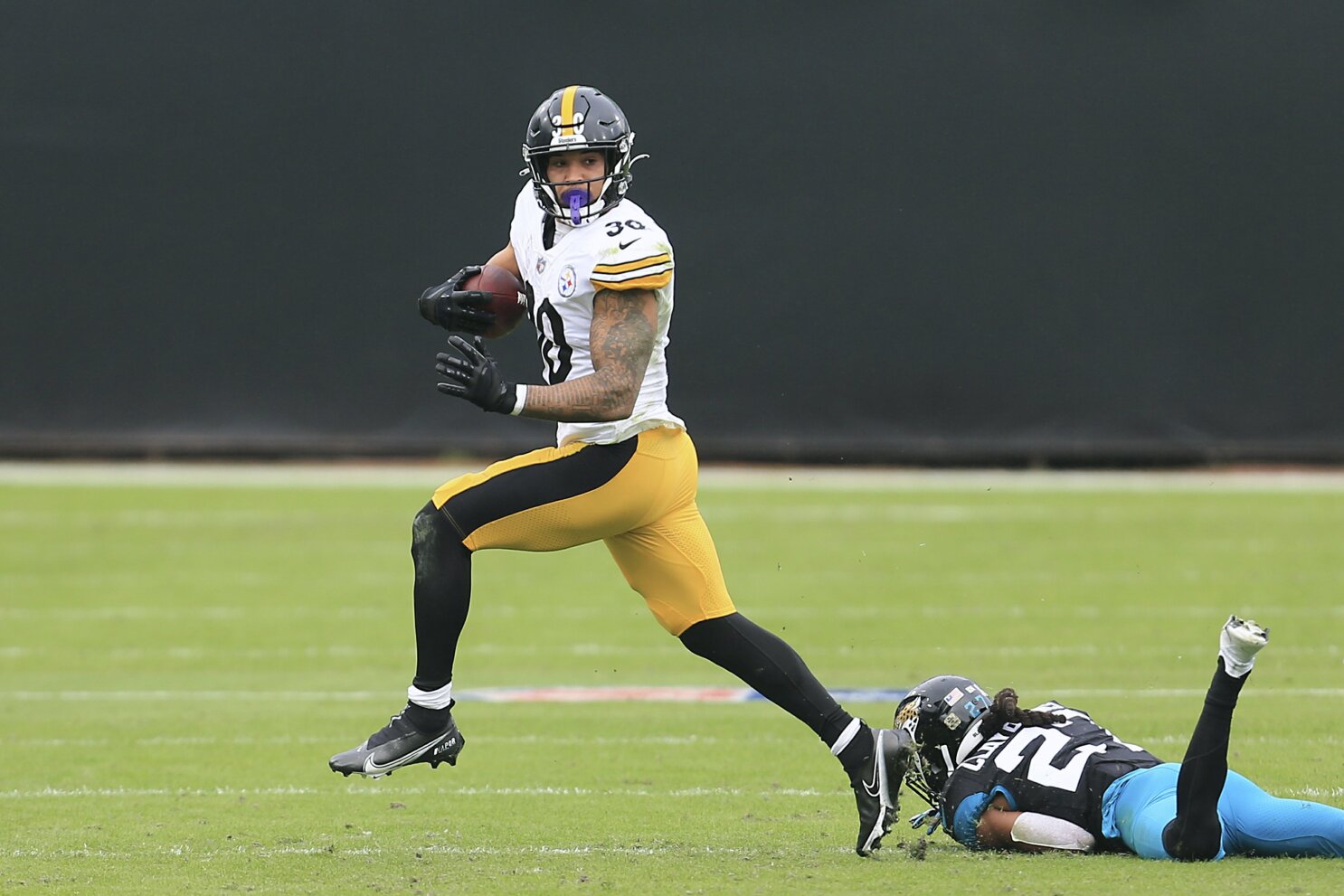 SportsReport: Steelers-Ravens Thanksgiving Game Postponed