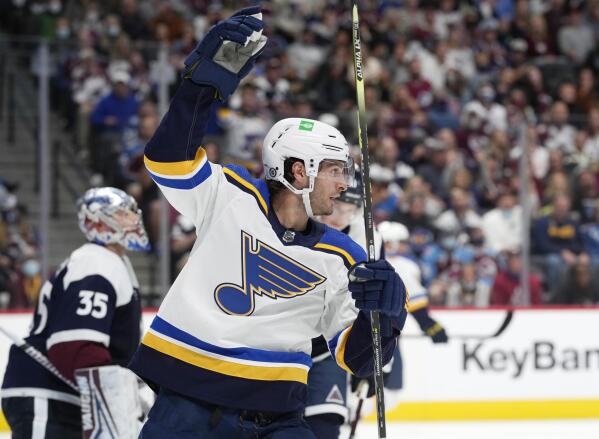 Perron scores twice, Blues even series with 4-1 win over Avs
