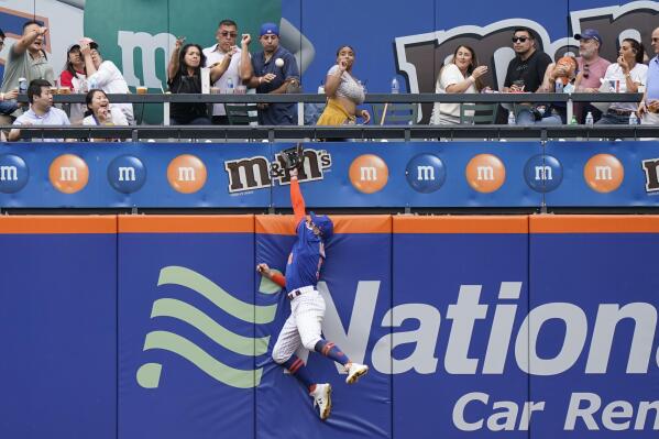 NY Mets thumbs down salute is to booing fans, says Javier Baez