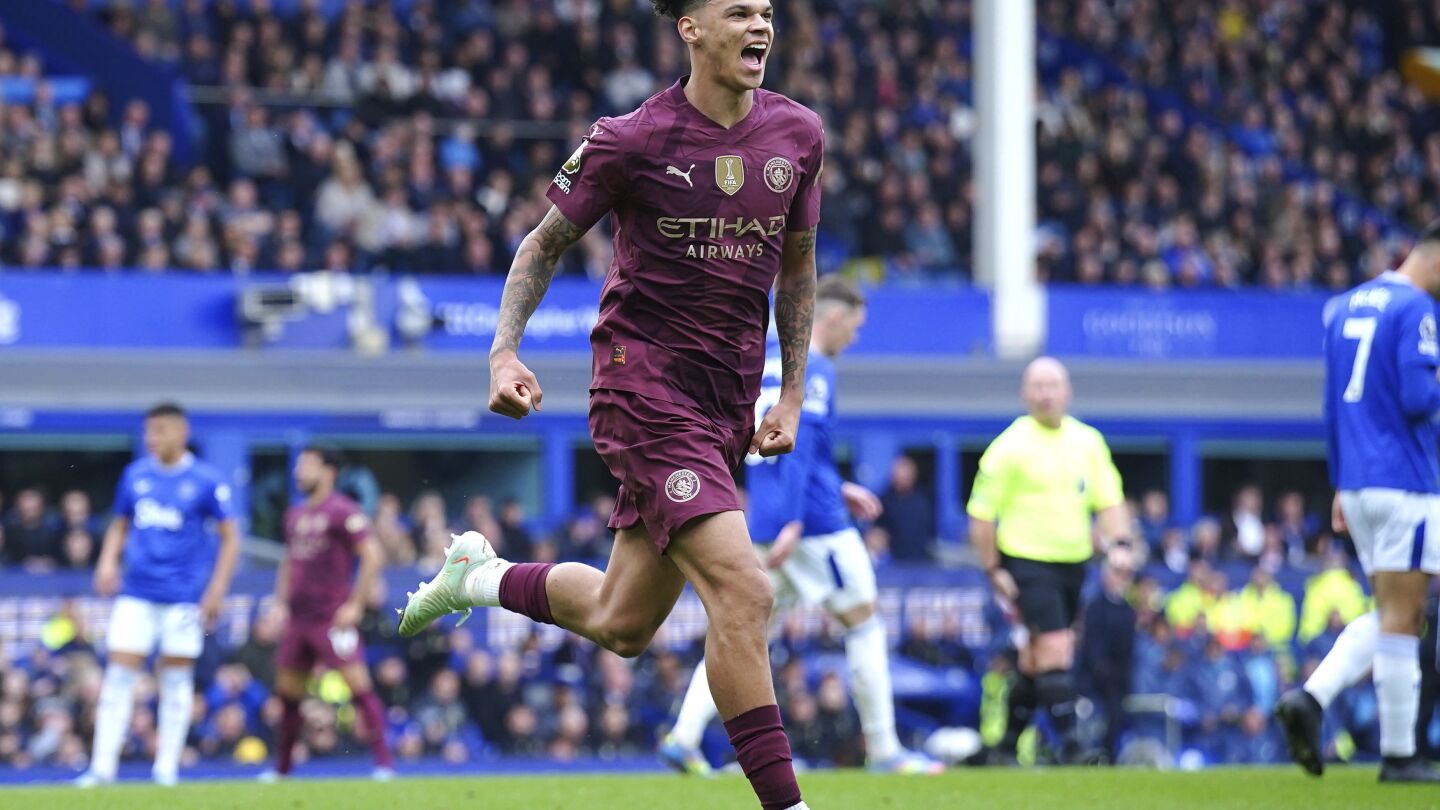 Manchester City Secures 2-0 Win at Everton, Boosting Champions League Qualification Hopes