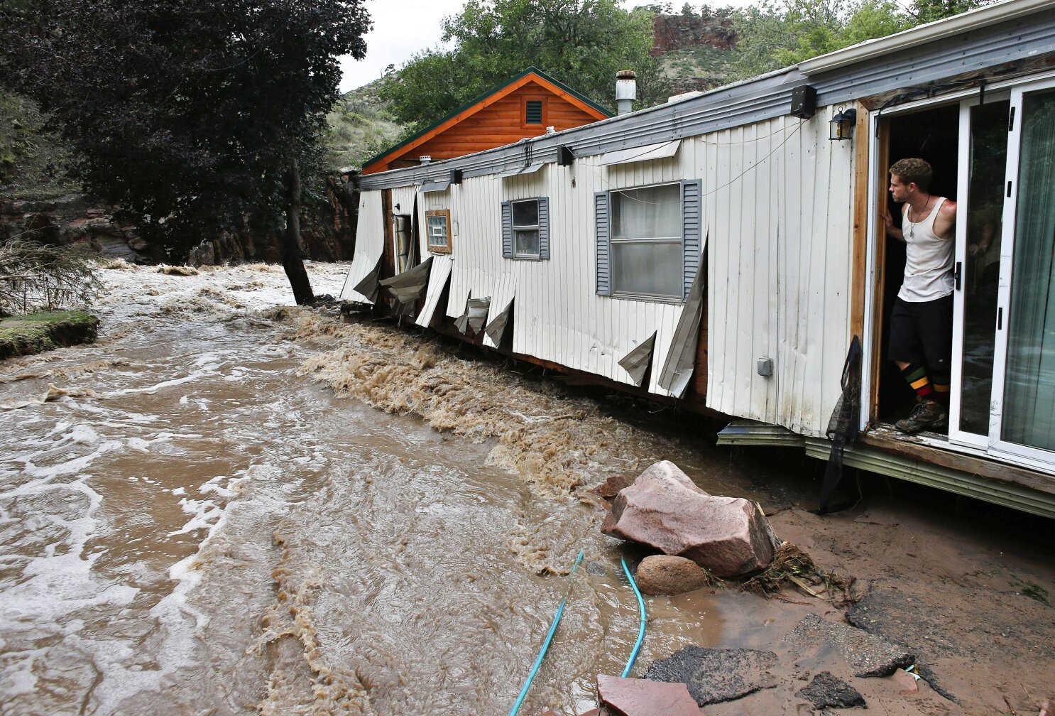 Blundering workers flood homes that they were supposed to be