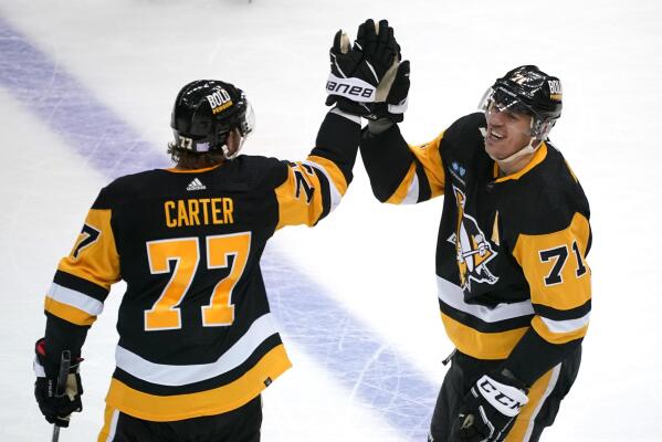 Evgeni Malkin Wins it in the Shootout  Pittsburgh Penguins: In The Room 