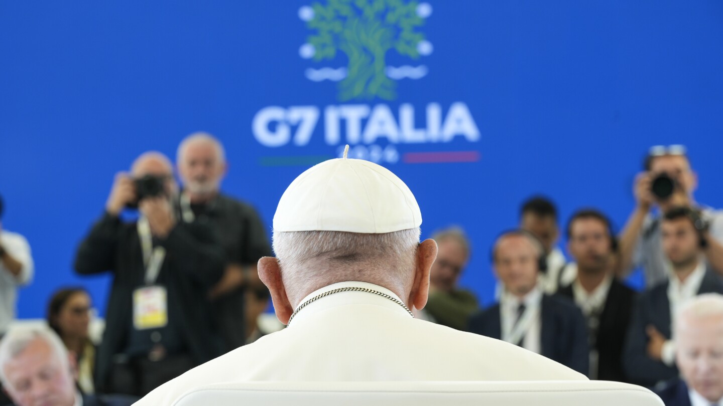 Папа Франциск става първият понтифекс, който говори на среща на върха на Г-7, вдигайки тревога за ИИ. Г-7 отговаря