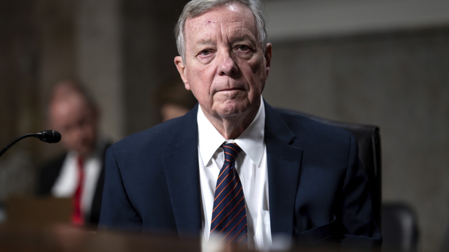 SPRINGFIELD Ill AP — Democratic Sen Dick Durbin of Illinois