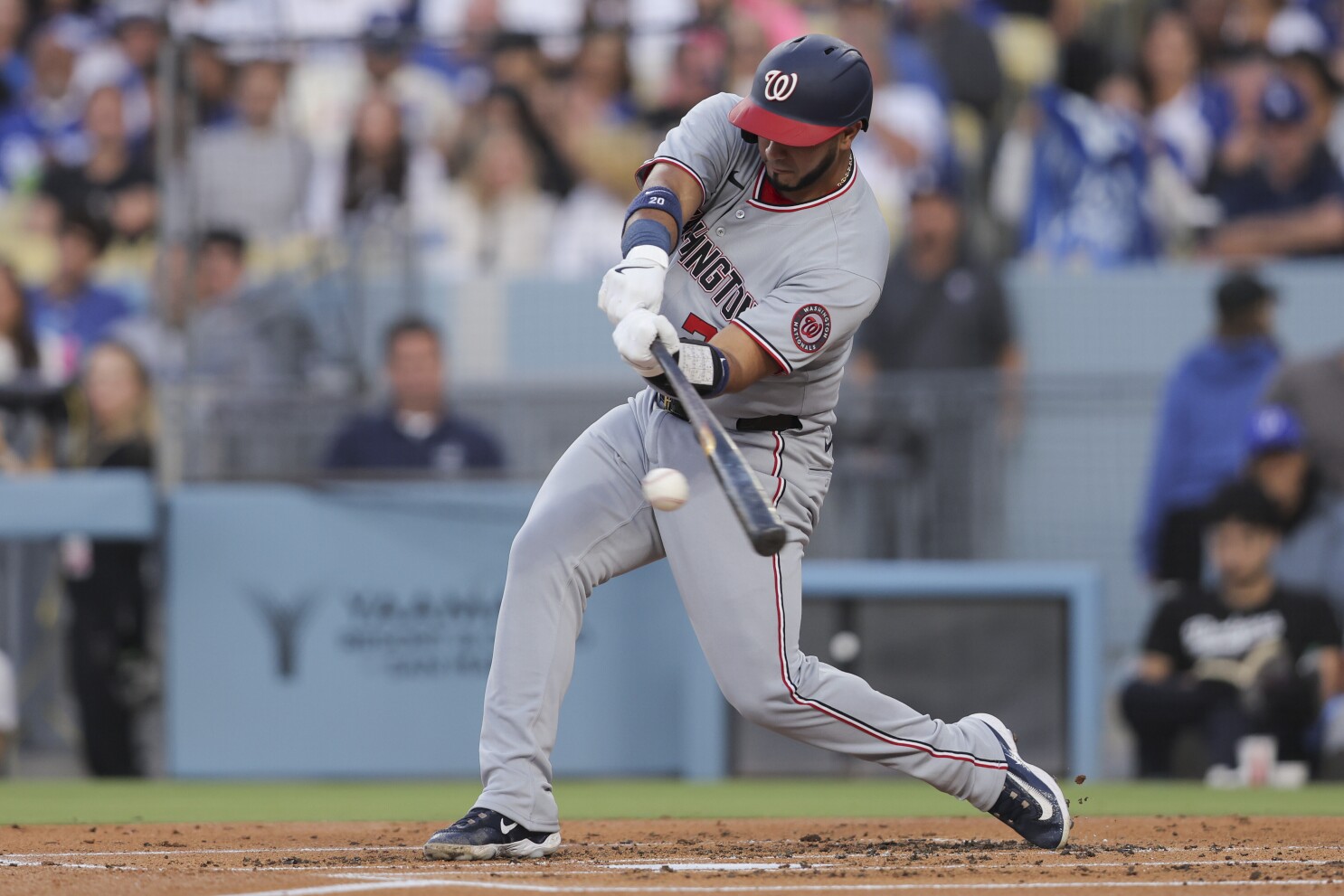Nationals tap into their power game to defeat Dodgers 7-3