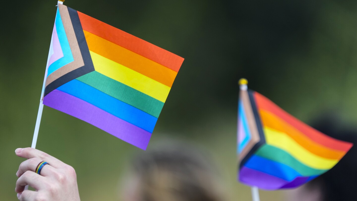 Национална група за застъпничество на LGBTQ съди офиса на главния