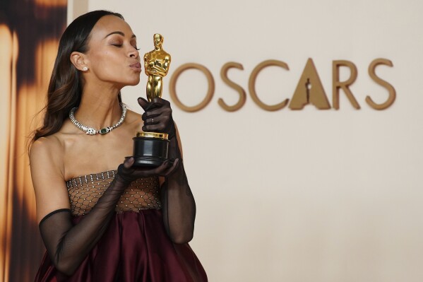 Oscar winners on social media