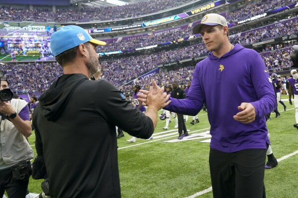 Analysis: Vikings, Chargers trade inexplicable decisions. Jets