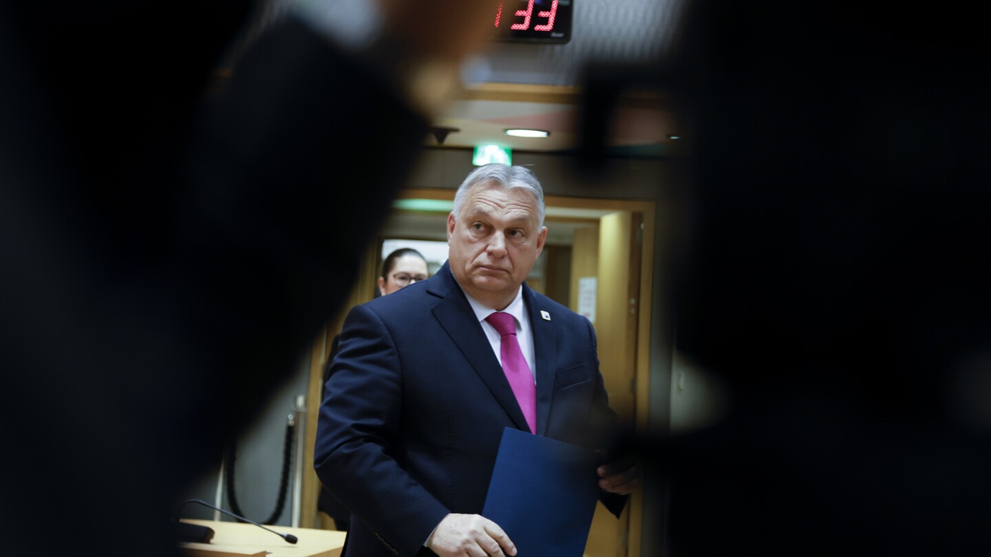 Унгарският премиер Орбан казва, че няма да се поколебае да удари спирачките на членството на Украйна в ЕС