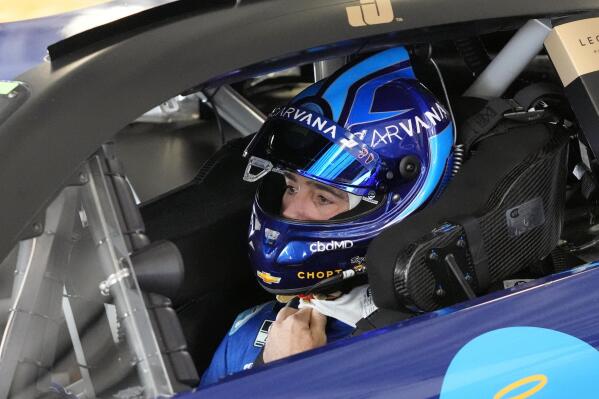 Johnson provides early Daytona thrills in NASCAR comeback | AP News