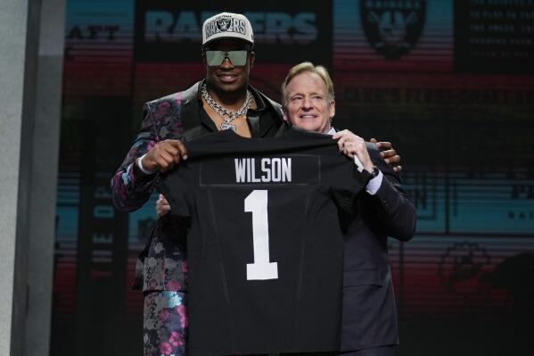 Raiders take edge rusher Tyree Wilson at No. 7 in NFL draft