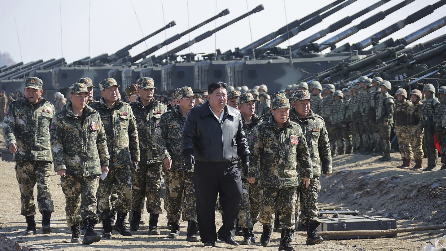 북한 드론이 더 출현하면 전선부대가 한국을 공격할 준비가 됐다고 발표