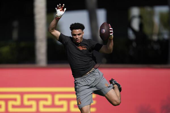 Atlanta Falcons Draft Picks 2022: USC WR Drake London offers a new top  target for Atlanta