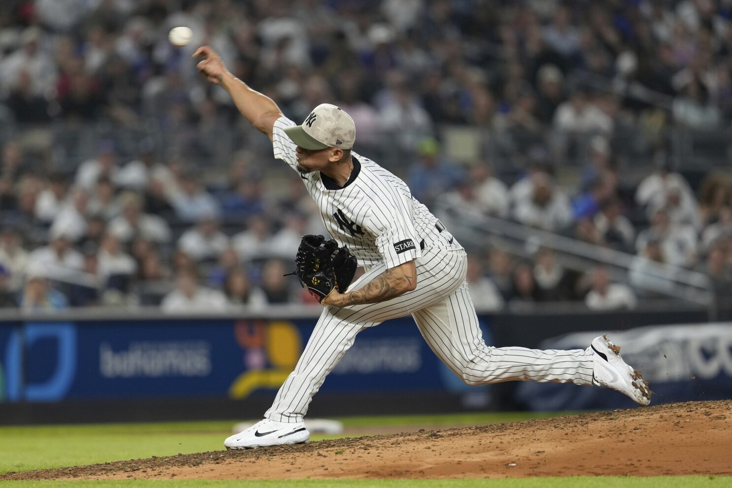 Yankees' Loáisiga pitches scoreless inning in return, 13 months after reconstructive elbow surgery
