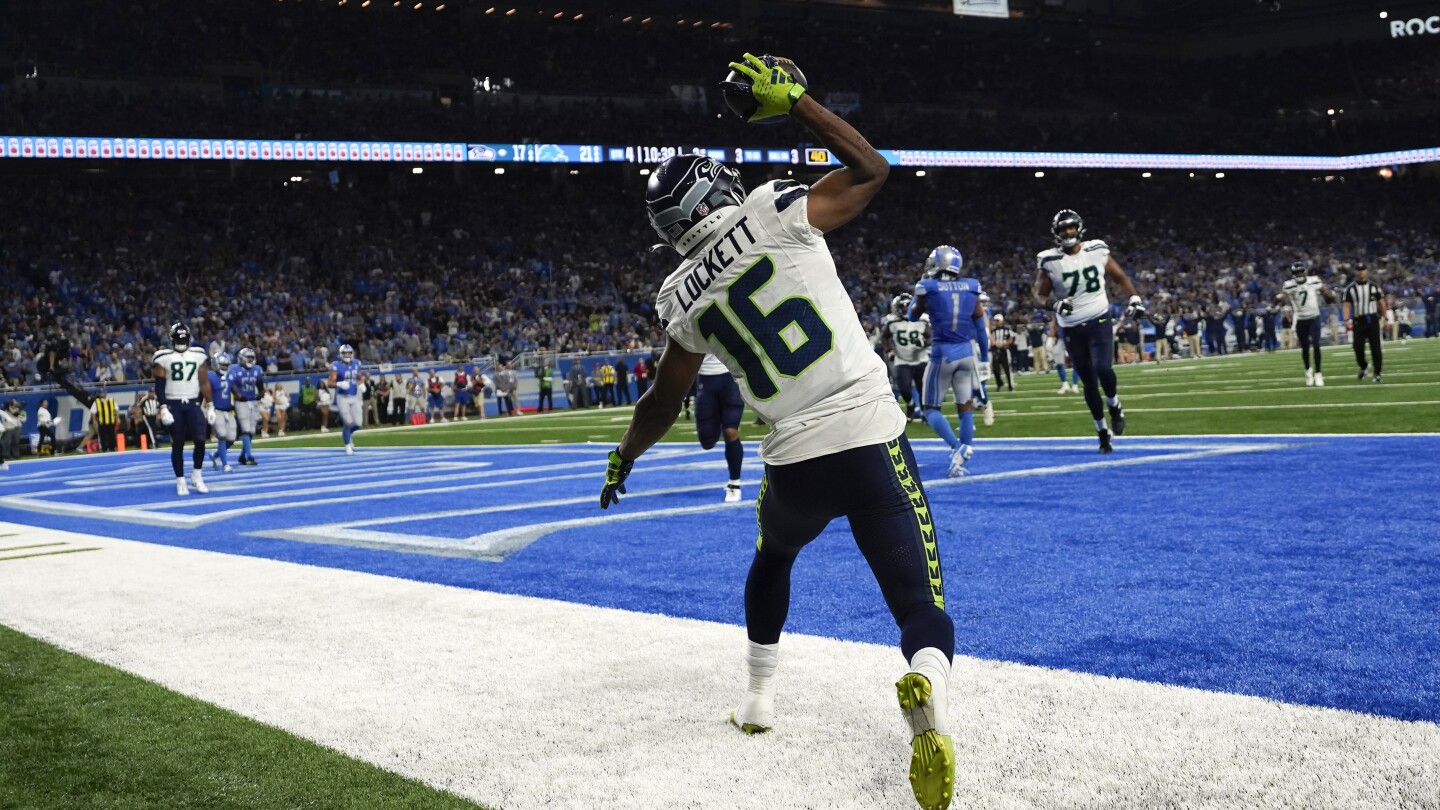 Seahawks WR Tyler Lockett day-to-day for Week 18 with leg injury