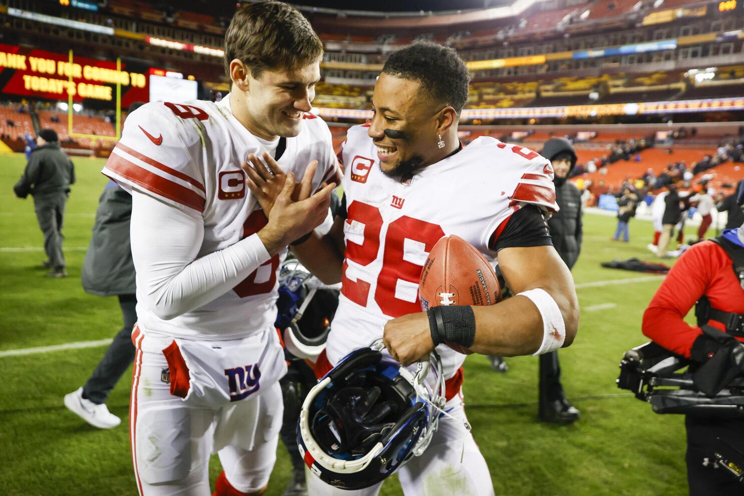 Giants' playoff hopes are brighter after win over Commanders