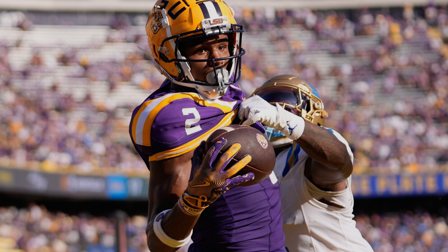Former LSU receiver Kyren Lacy dead at age 24, university confirms