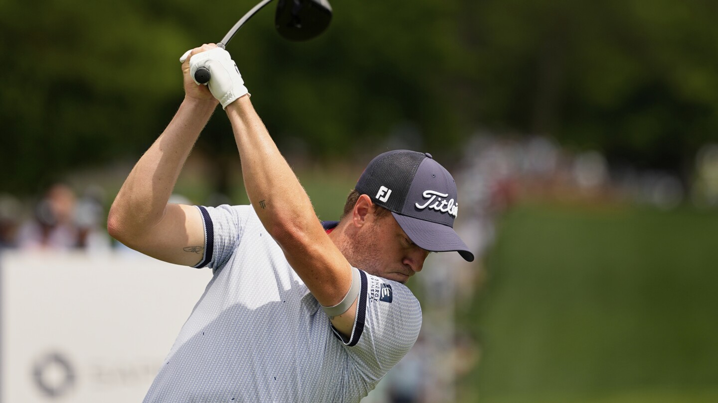 Justin Thomas’ wild round at the PGA ends with no shoe, no sock and a 73, leaving him 9 shots back