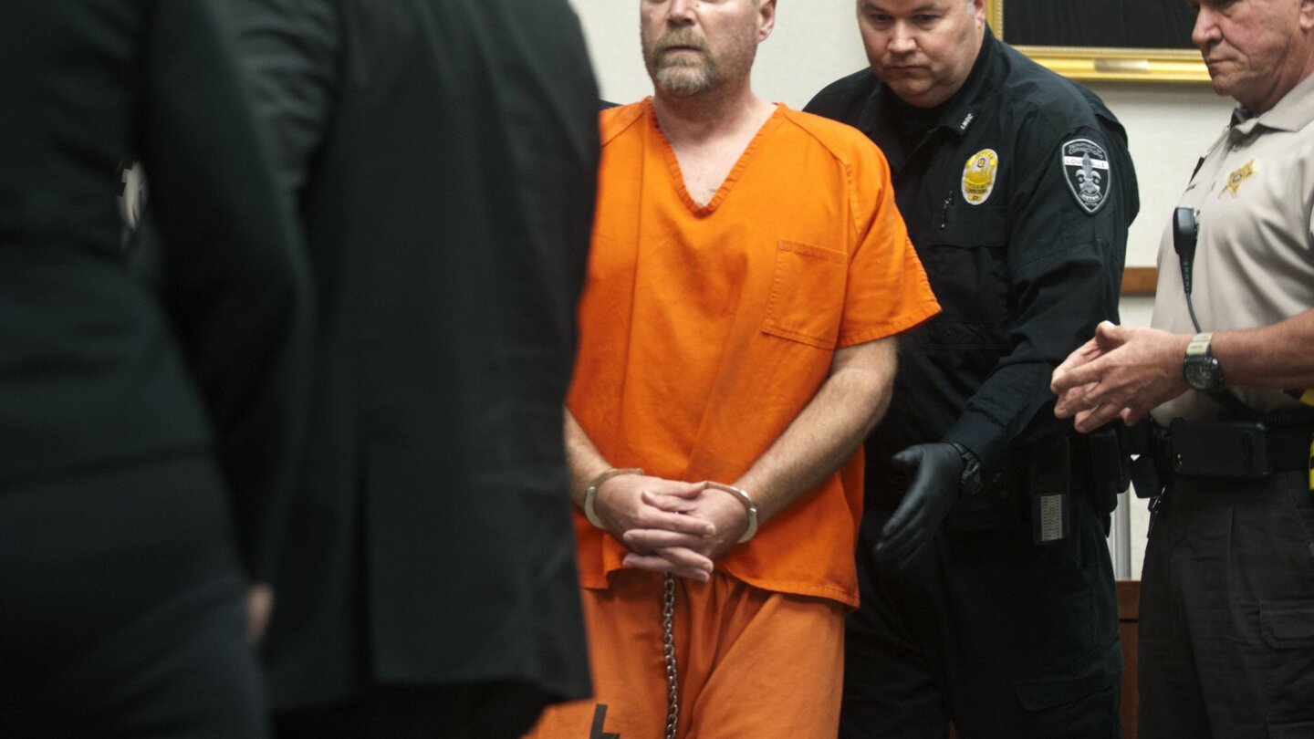 Hatecrime indictments returned in Kentucky grocery killings AP News