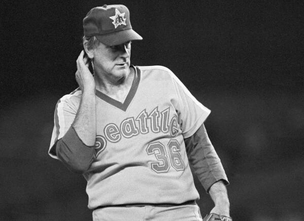 Baseball great Gaylord Perry, a two-time Cy Young winner, dies at 84