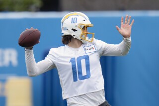 Report: Justin Herbert agrees to contract extension with LA Chargers