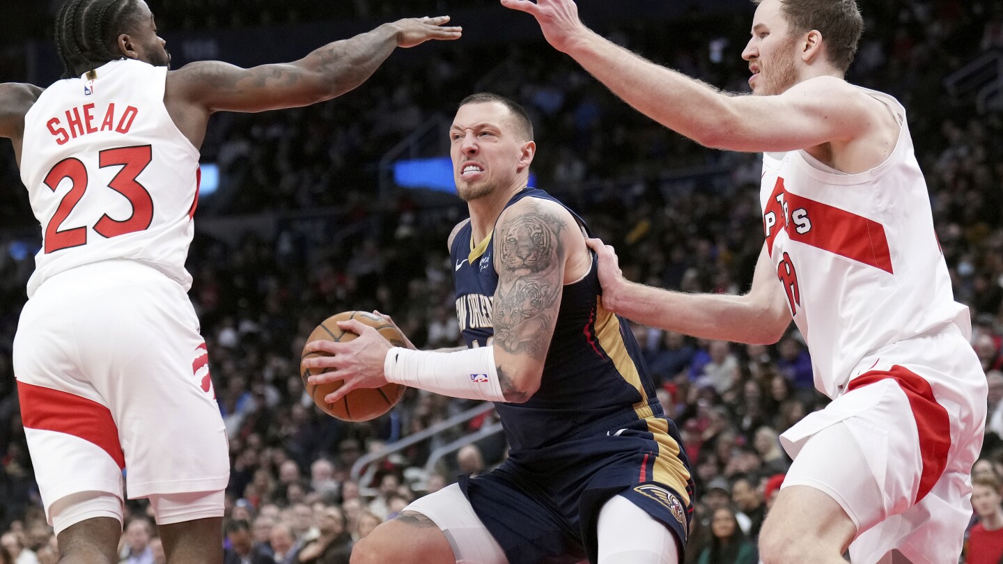 Thunder Waive Daniel Theis, Open Roster Spot for Mitchell