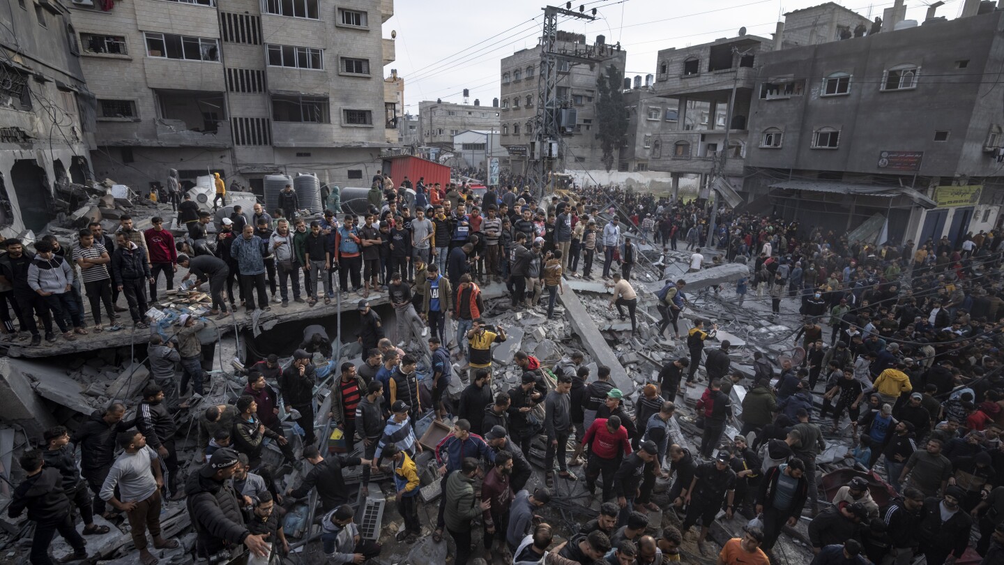 Bagaimana AP menganalisis data jumlah korban tewas yang dikeluarkan oleh Kementerian Kesehatan Gaza?