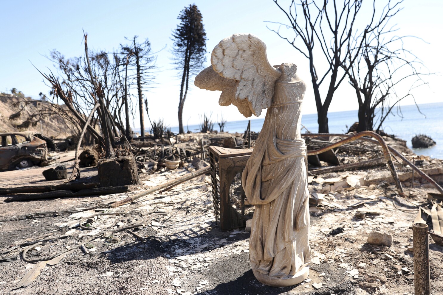 Beyoncé donates $2.5M to California wildfires relief and Meghan delays show