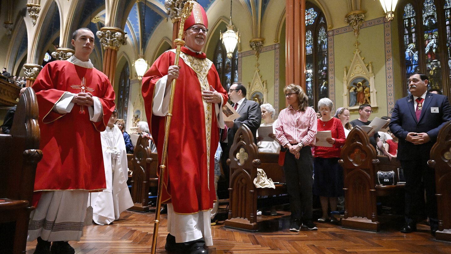 Дълго планирана поредица от католически поклонения започна в Съединените щати