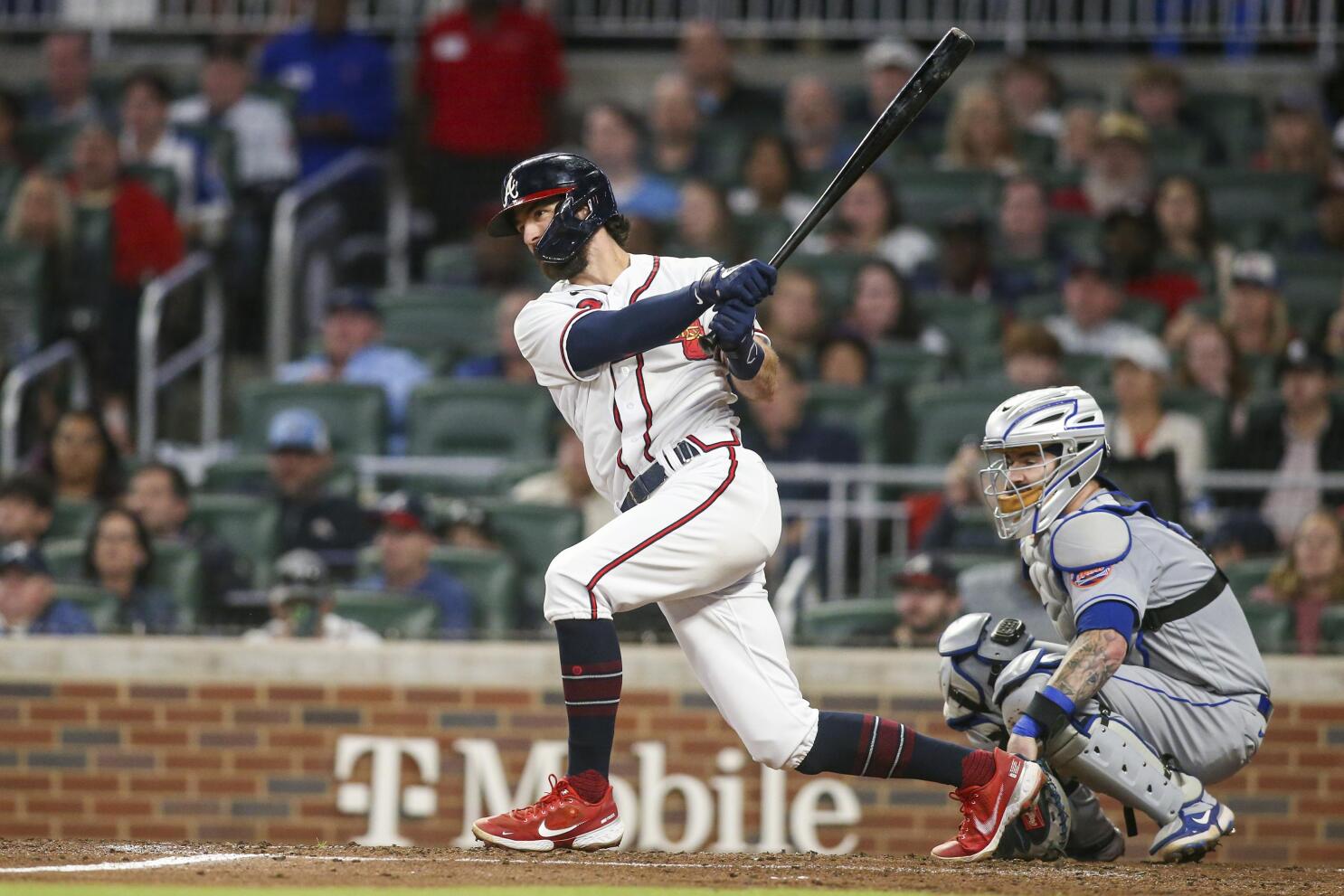 Atlanta Braves Take NL East Lead Over Mets - The New York Times