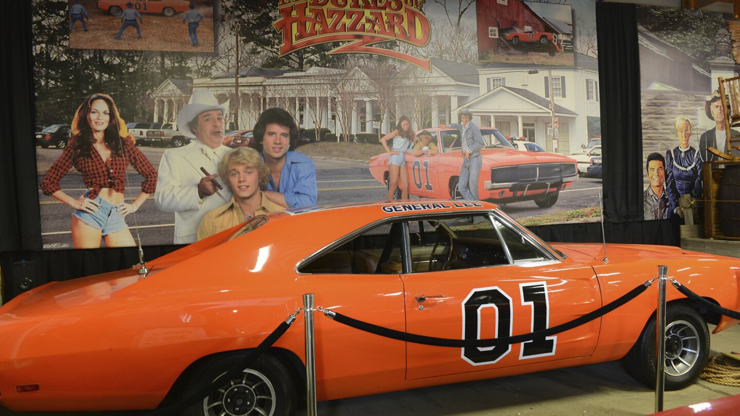 Dukes' General Lee at LeMay museum in Spanaway will keep its Confederate  flag