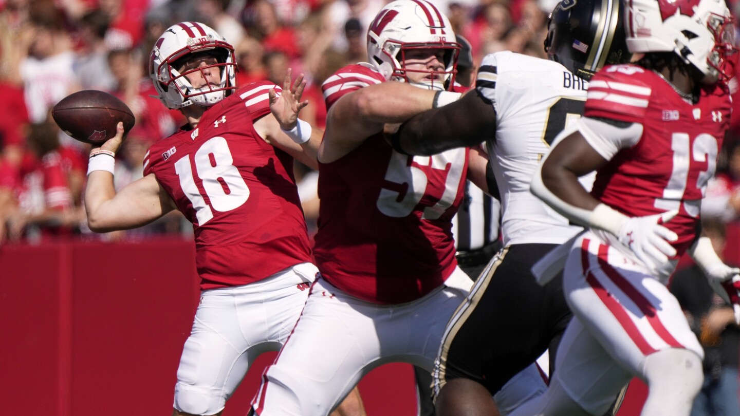 Wisconsin Badgers Defeat Purdue 52-6