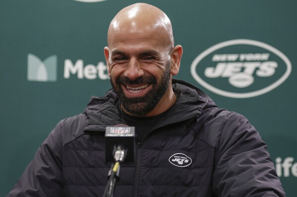 Report: Jets owner decides that coach Saleh and GM Douglas will return next  season | AP News
