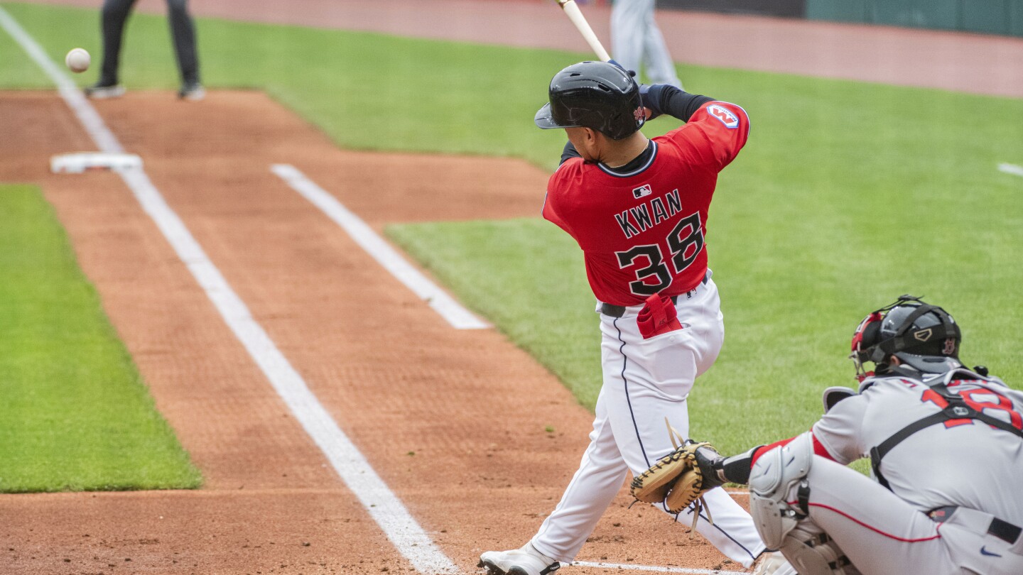 Twins Dominate Guardians 11-1, Win Fourth Straight