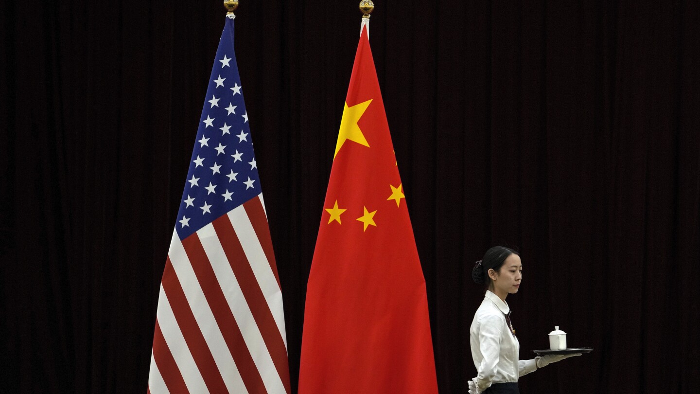 Напрежението между Пекин и Вашингтон е най-голямото безпокойство за американските компании в Китай, се казва в доклада