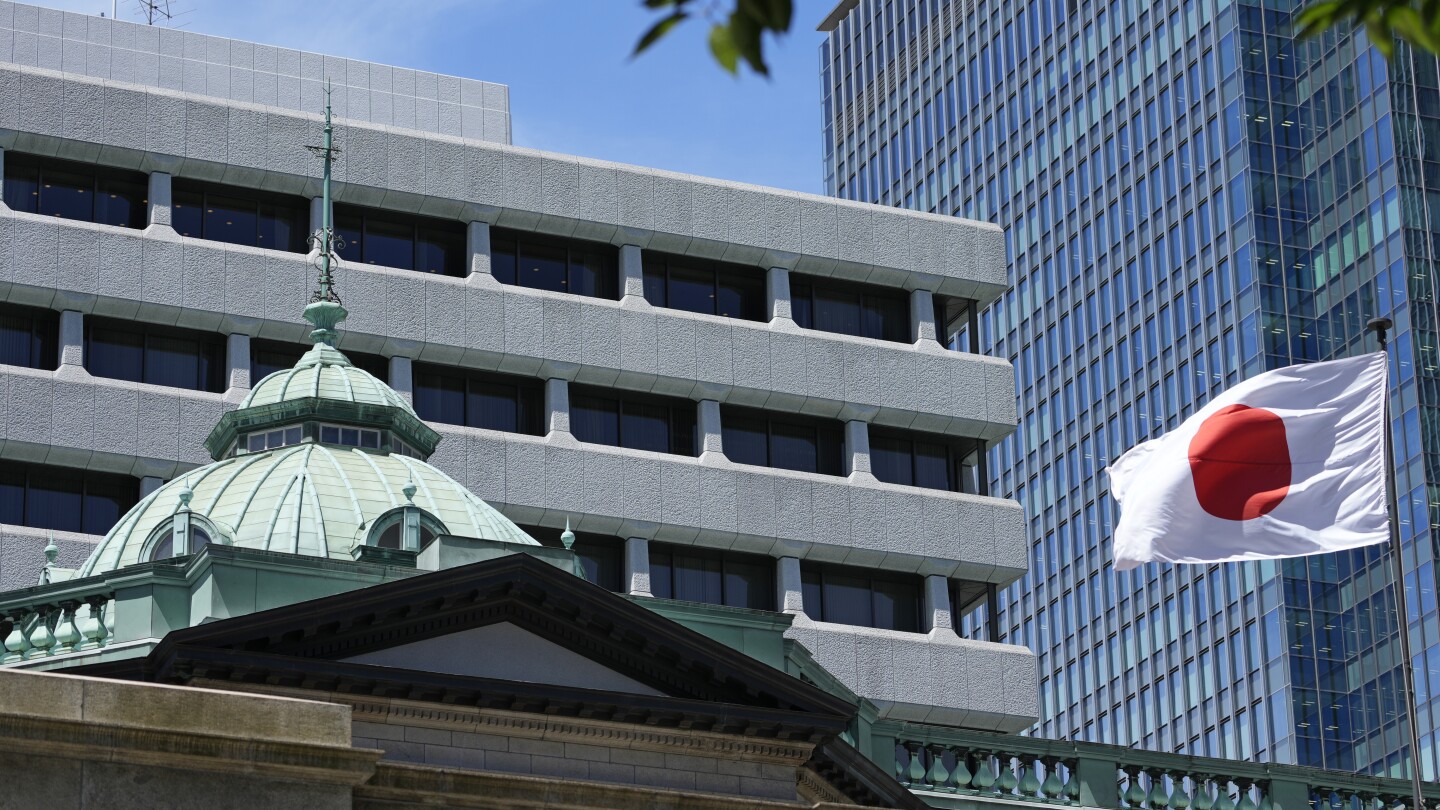 ТОКИО (AP) — Ключов доклад на японската централна банка в