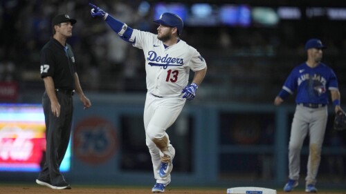 Alonso has a big night and Verlander pitches the Mets past the Yankees