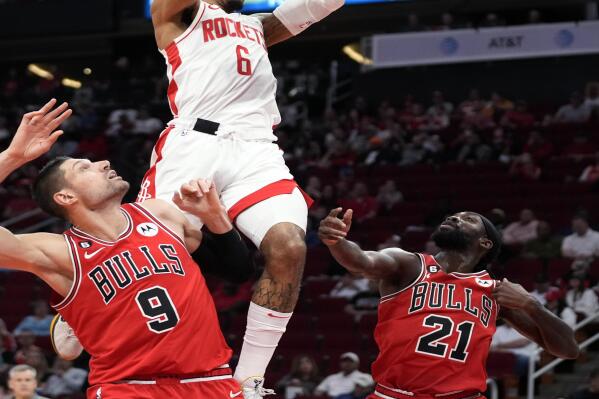 LaVine, DeRozan lead Bulls to 131-87 rout of Nets