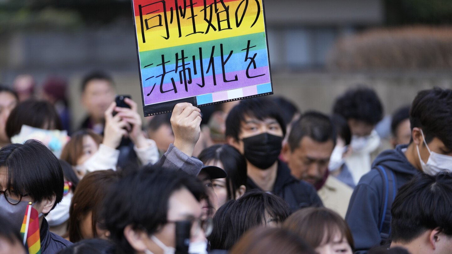 Отказът на еднополовите бракове е противоконституционен, казва японски върховен съд